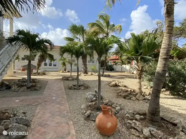 villa huren in Bonaire, Bonaire, Belnem – Luxe villa aan zee 'Op de Maze' Voortuin