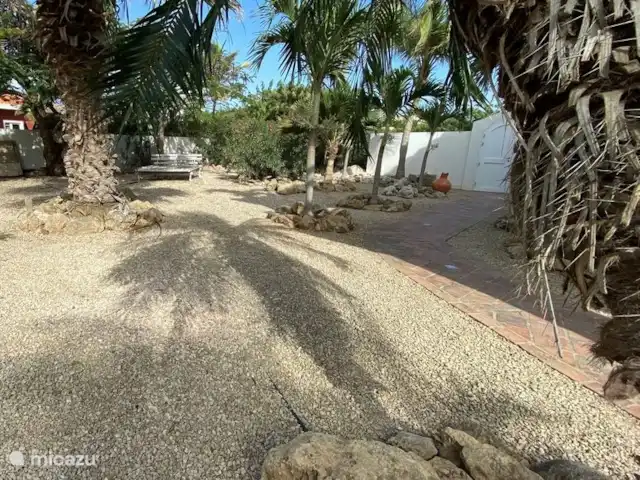 villa huren in Bonaire, Bonaire, Belnem – Luxe villa aan zee 'Op de Maze' Voortuin