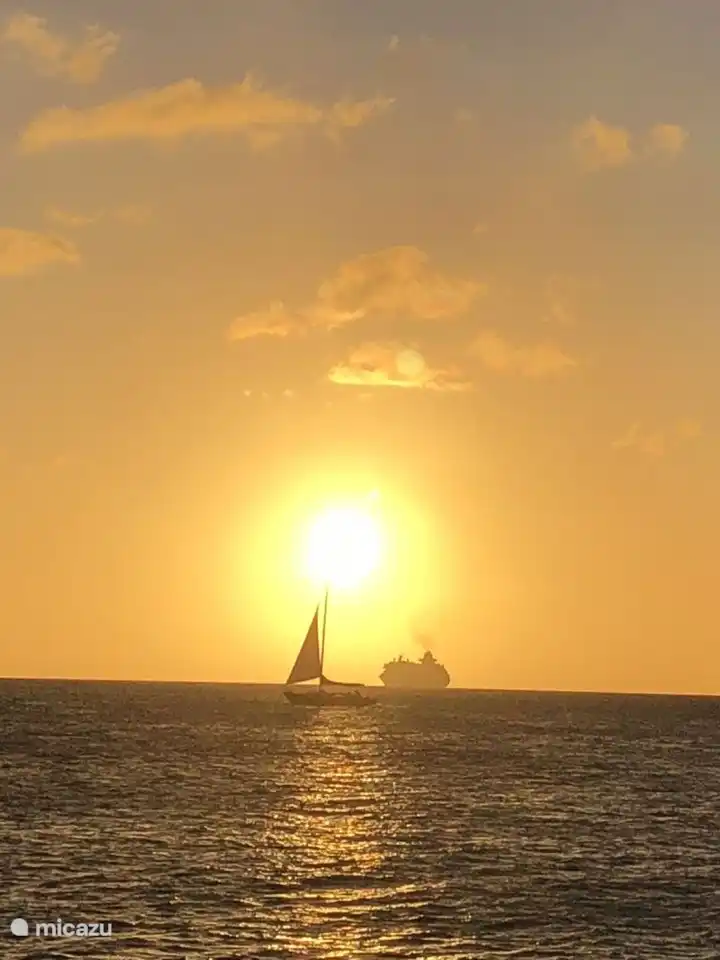 Zonsondergang vanaf het terras