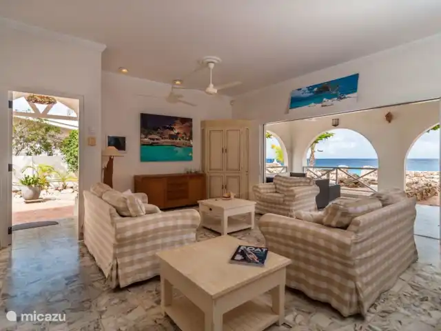 villa huren in Bonaire, Bonaire, Belnem – Luxe villa aan zee 'Op de Maze' Woonkamer