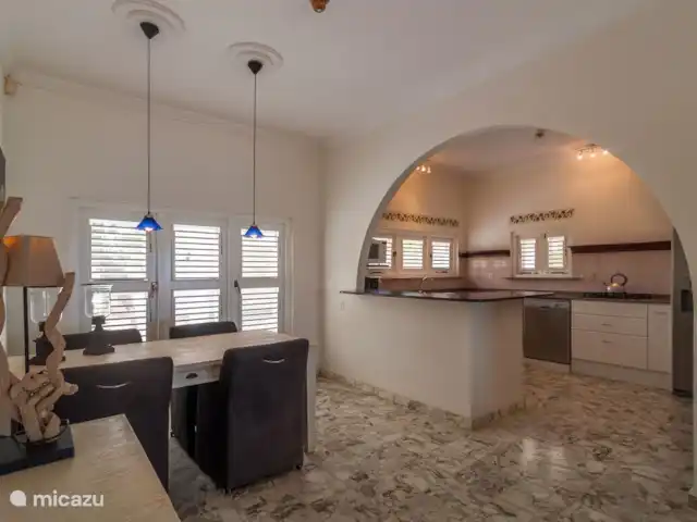 villa huren in Bonaire, Bonaire, Belnem – Luxe villa aan zee 'Op de Maze' Open keuken