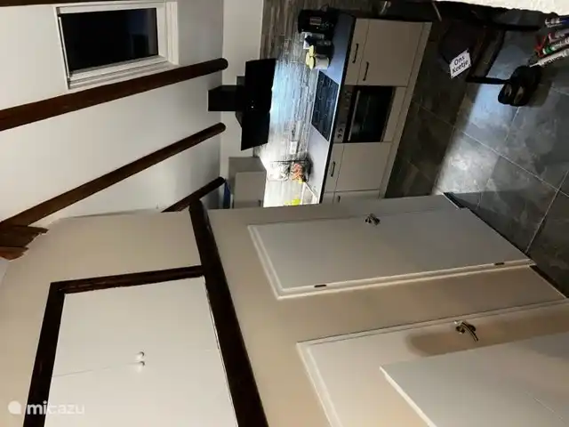 Von der Treppe zu den beiden Schlafzimmern wurde dieses Foto von oben aufgenommen 