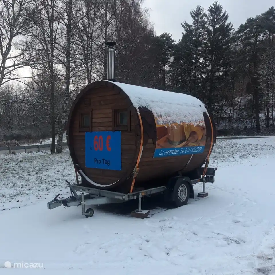 Sauna 60 Euro pro Tag inkl. Holz für den Ofen, 4 Handtücher und Düfte