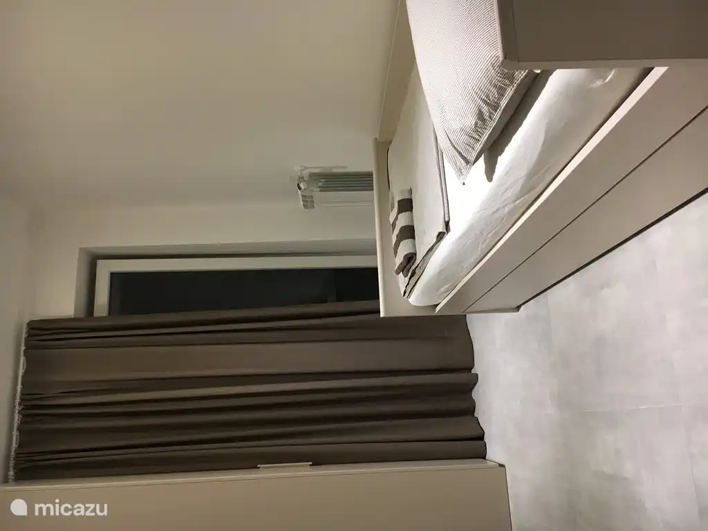 slaapkamer 4  met schuifbed eronder