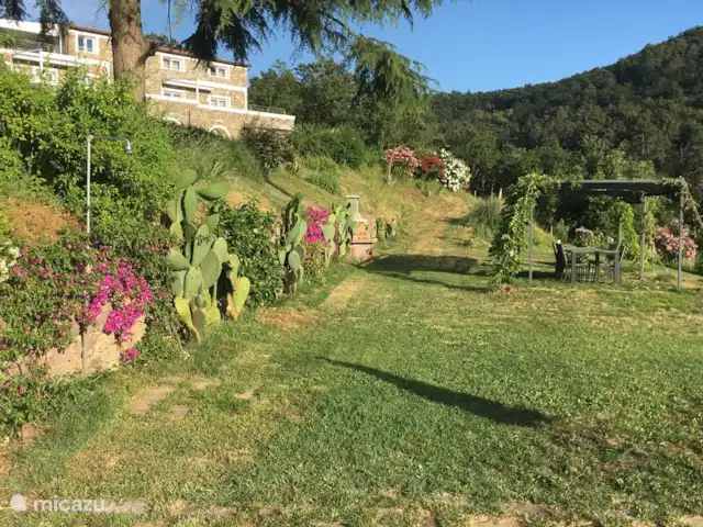 Lerici - Cinque Terre - Toscane Nr.1 | Italie, Ligurie, Lerici - appartement Jardin commun avec barbecue, pergola et piscine commune