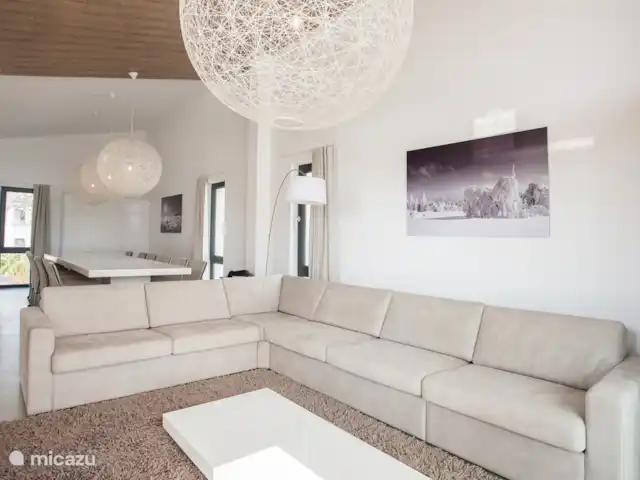 Villa Naranja Winterberg 12-14 p. en Alemania, Sauerland, Neuastenberg - Winterberg - villa Sala de estar y mesa de comedor