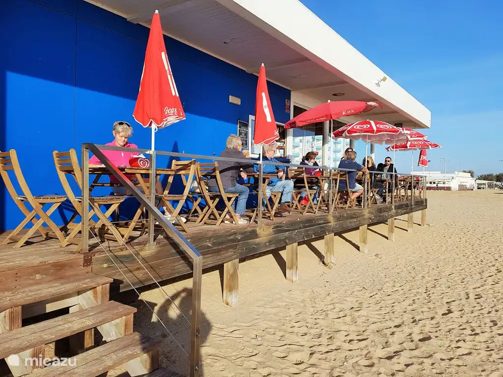 Uno de los muchos (y justos) chiringuitos