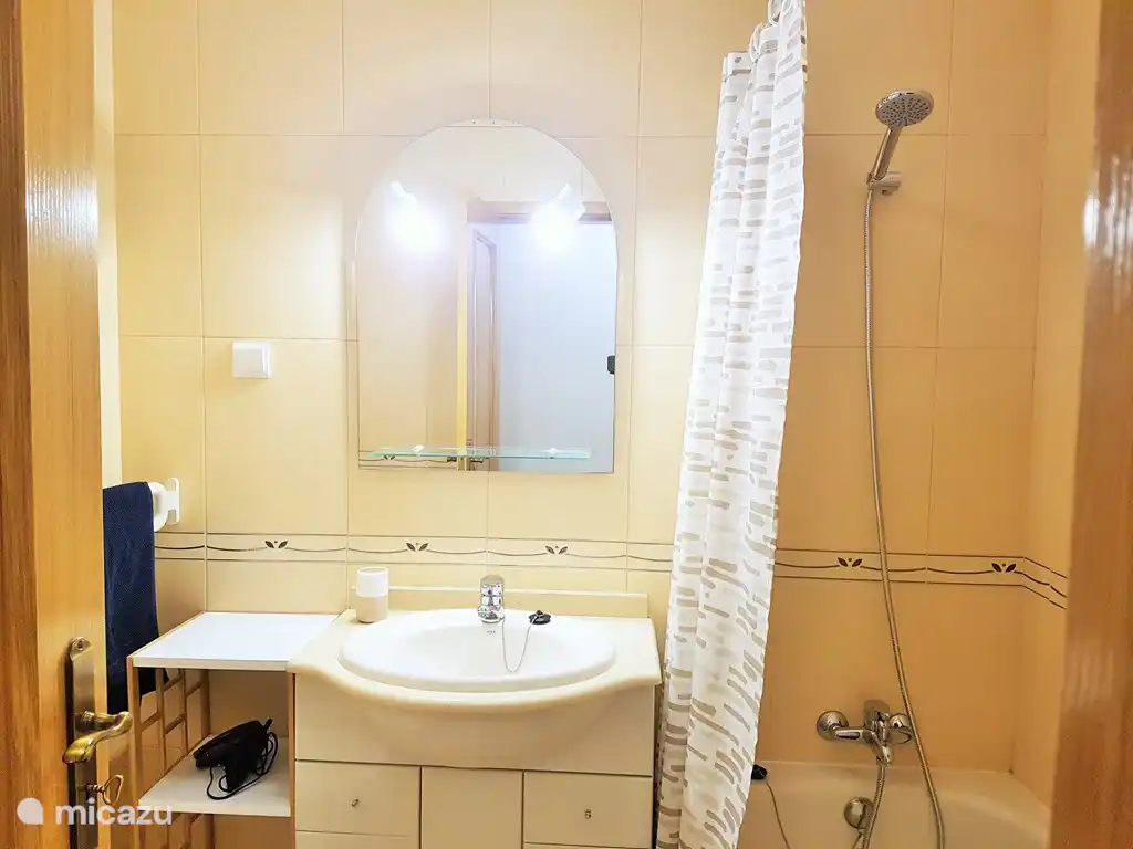 Uno de los dos baños.