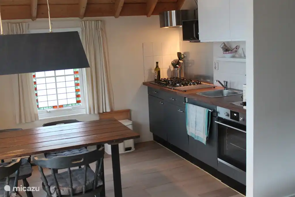 salle à manger et cuisine