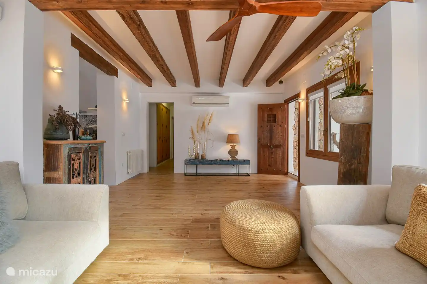 Casa ZenZeZ salon / séjour et hall partiel