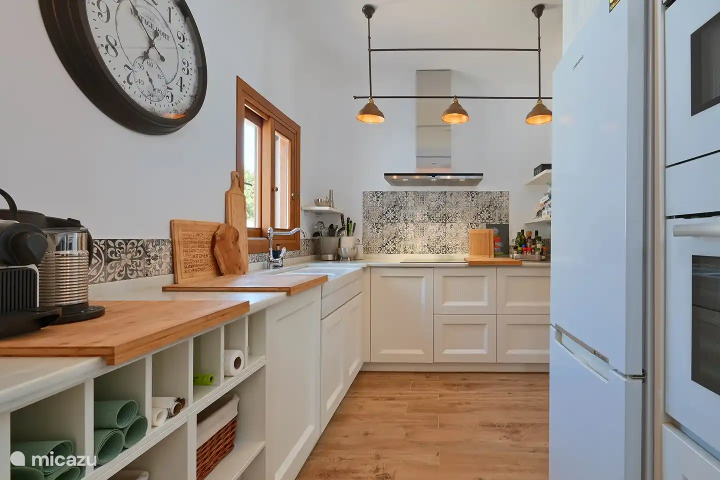 Cuisine Casa ZenZeZ avec tous les appareils