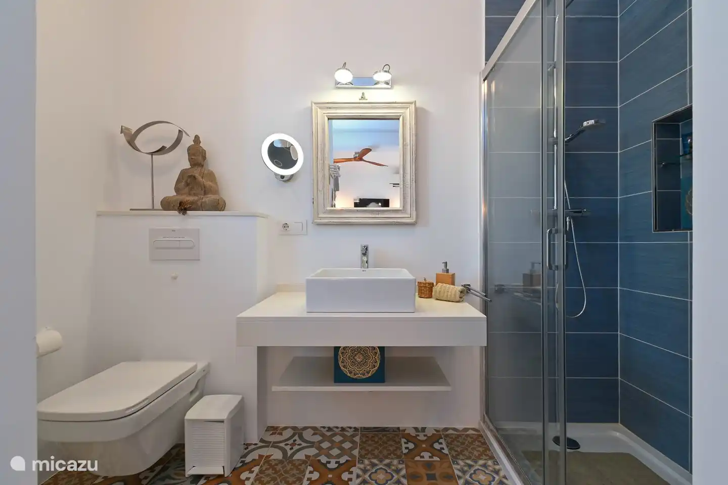 Casa ZenZeZ salle de bain grande douche à effet pluie