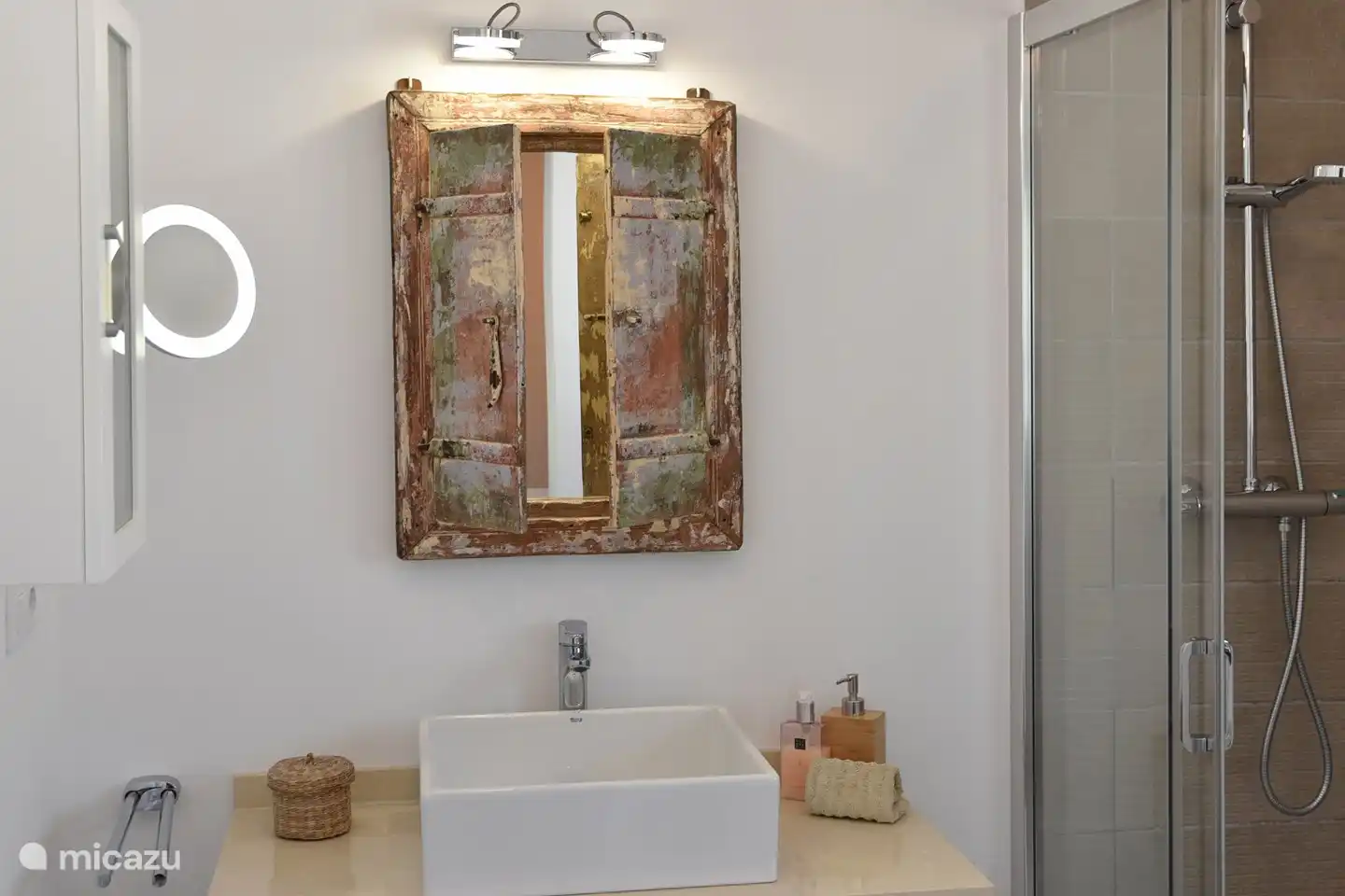 Casa ZenZeZ salle de bain en-suite chambre principale