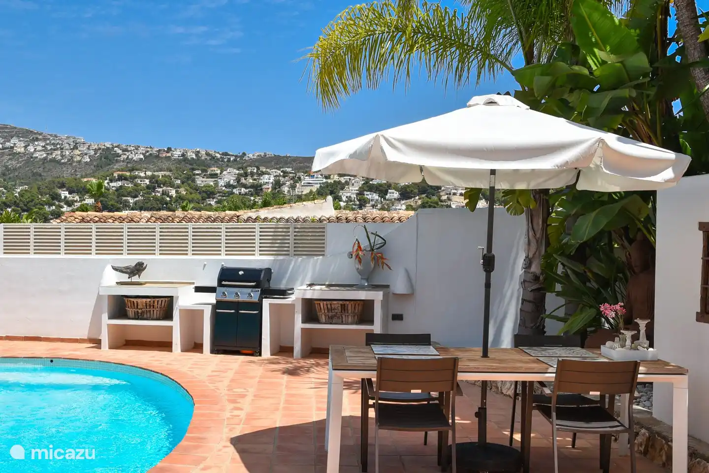 Casa ZenZeZ terrasse, jardin, piscine, barbecue avec vue