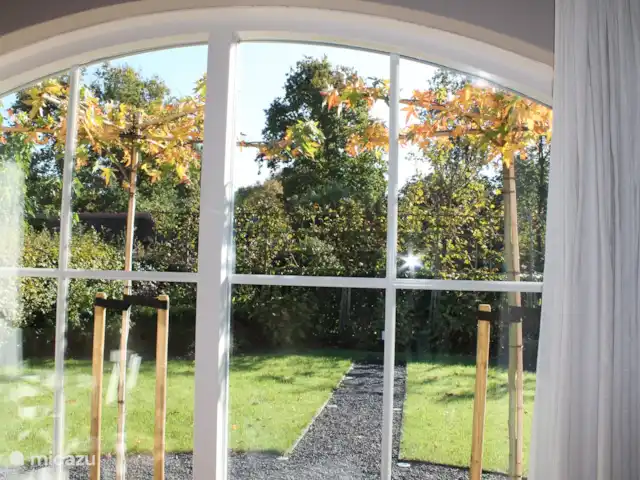 Parc Veluwerijck 20, Veluwsboerderij huren in Nederland, Gelderland, Ermelo - vakantiehuis De tuin vanuit de woning