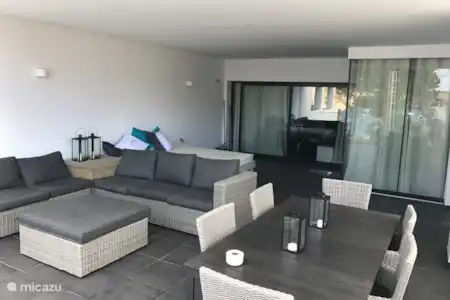 Vakantiehuis Spanje, Ibiza, Cala Tarida - appartement Buen Lugar terras