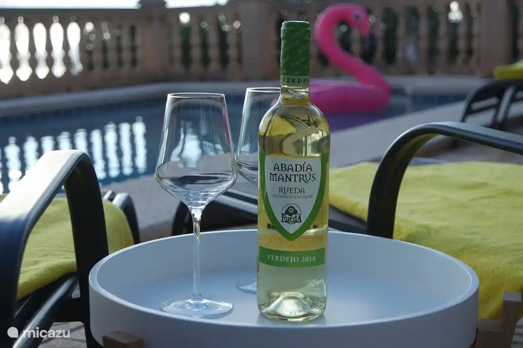 Genießen Sie den Pool