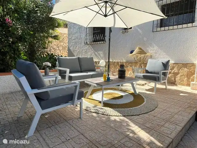 schön und gemütlich am Pool