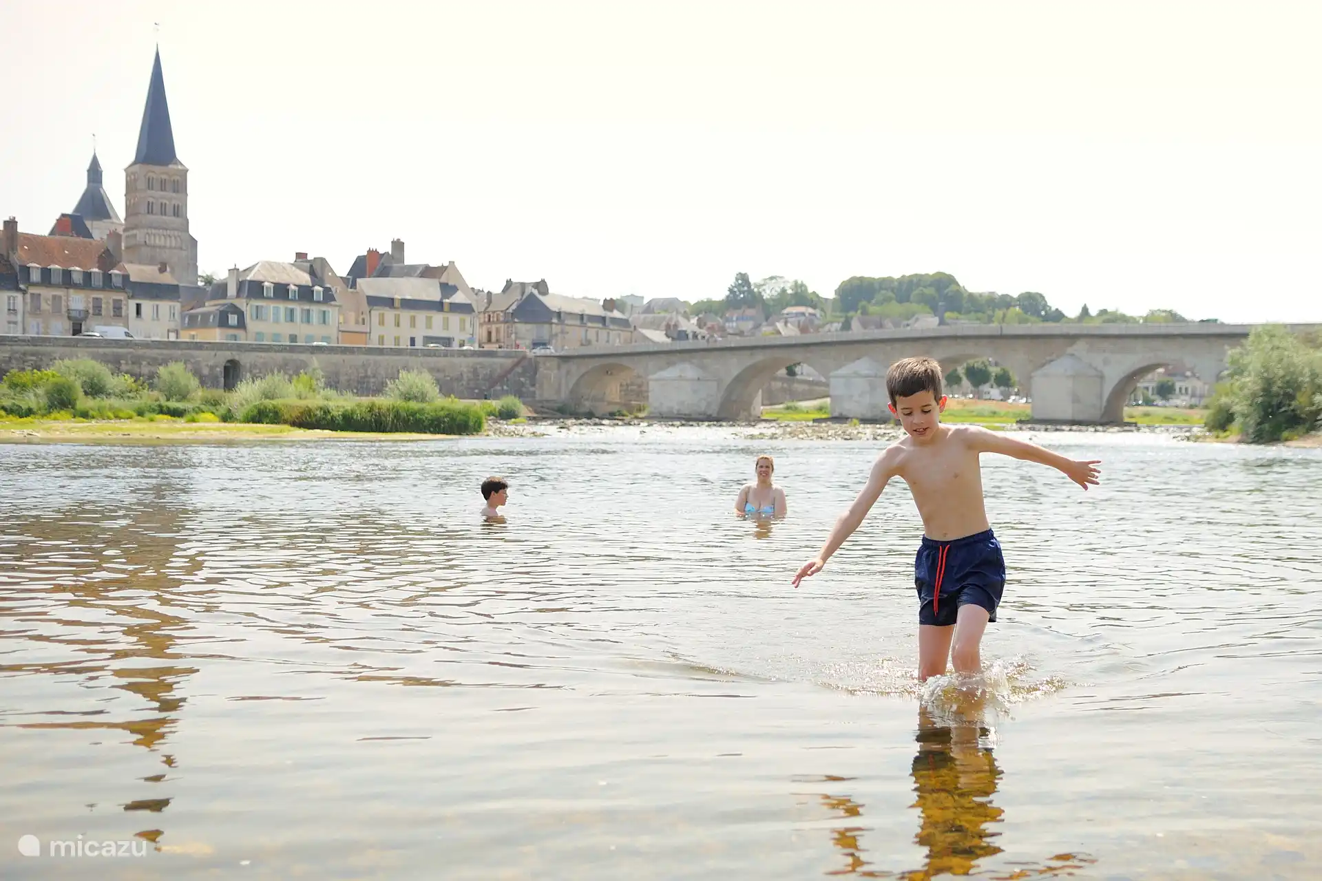One of the many beaches on the Loire; here at la Charité-sur-Loire.