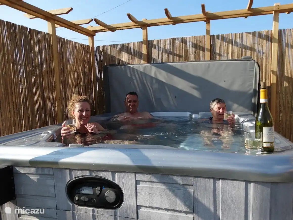 Summer or winter: the jacuzzi is always nice and warm.