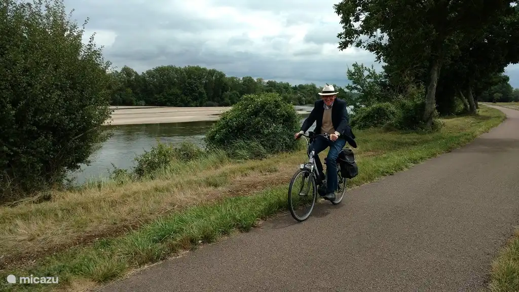 The cycle route 'La Loire à Vélo' runs right next to our holiday home.