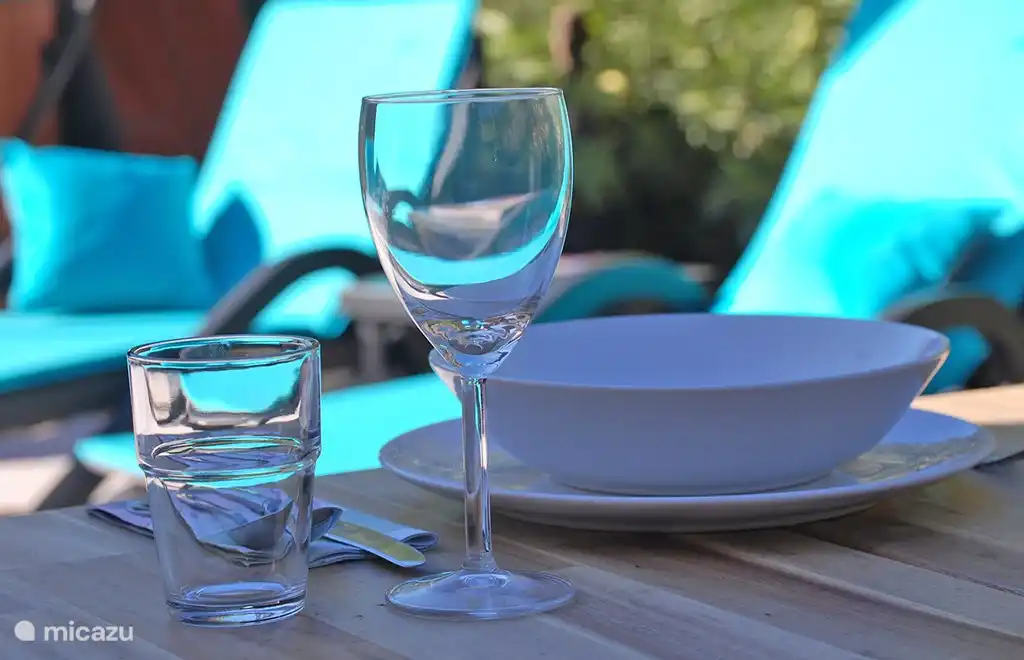 Nichts wie draußen essen.