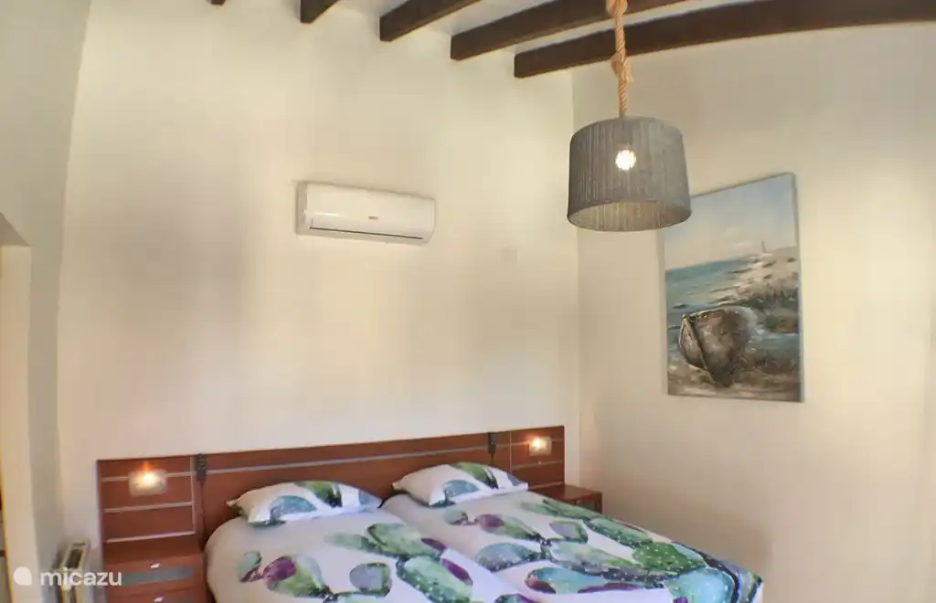 Das schöne Strandzimmer mit privatem Zugang außerhalb des Hauses.