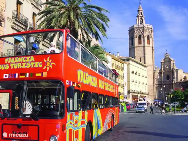 Villa Canta Corazón | Espagne, Valence, La Barraca d'Aigues Vives-Alzira - villa Prenez le bus à arrêts multiples à Valence pour avoir un bon aperçu de la ville.
