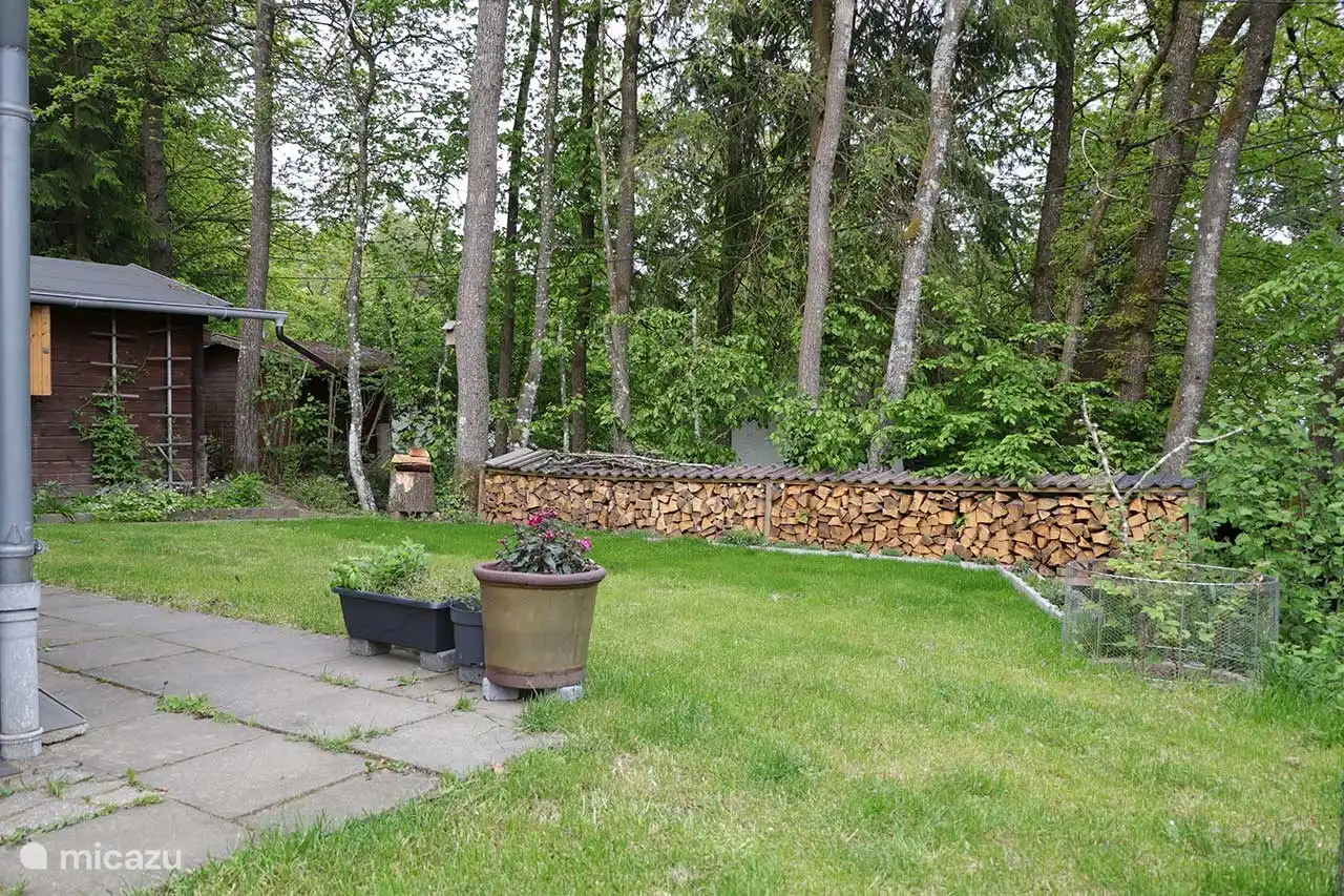 Garten hinter dem Haus