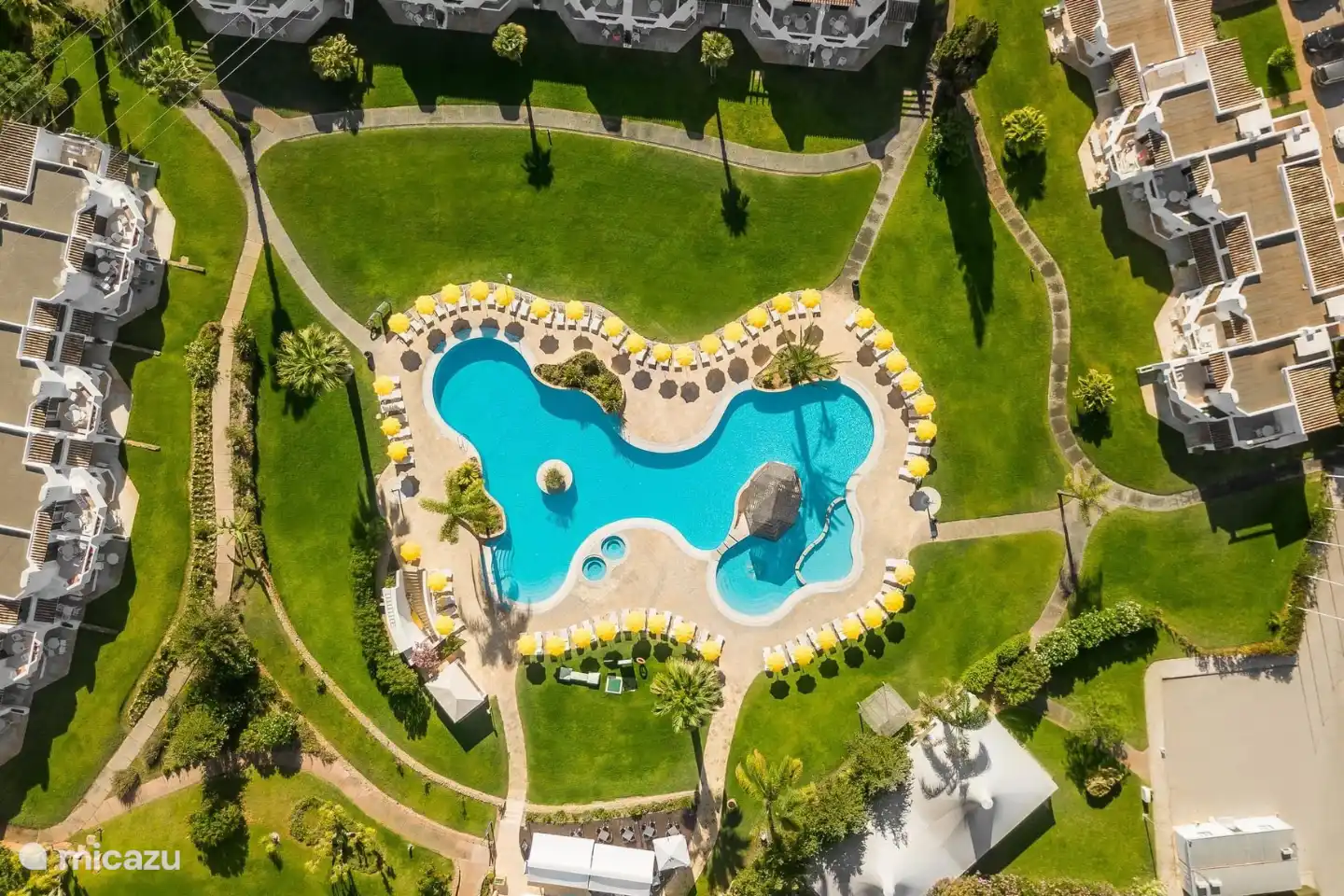 Op resort Clube Albufeira zijn totaal vier zwembaden.