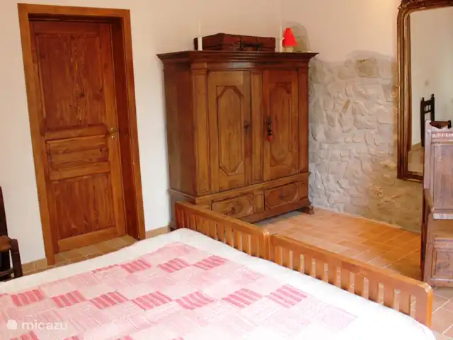 Torre dei tre fratelli huren in Italië, Abruzzen, Pietranico - landhuis / kasteel De middelste slaapkamer in de toren.