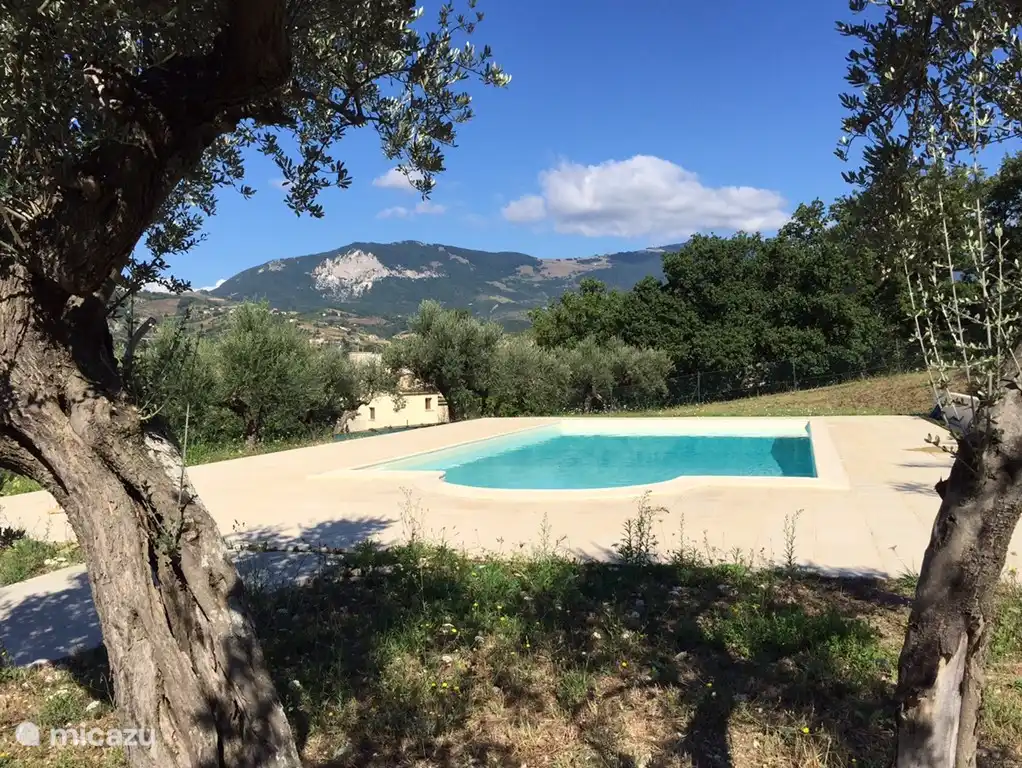 Torre dei tre fratelli in Italien, Abruzzen, Pietranico - Landhaus / Schloss