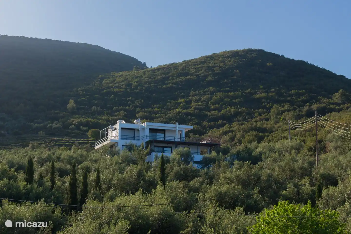 Liegt zwischen der messinischen Bucht und dem Taygetos-Gebirge.