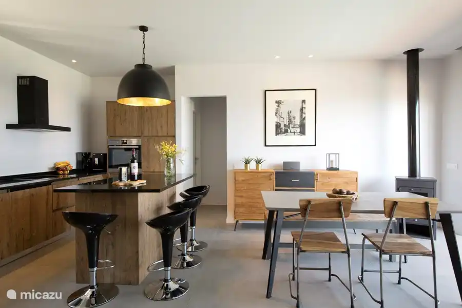 Kitchen + dining area