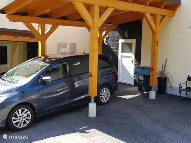 Casa Kumpel | Autriche, Carinthie, Arnoldstein - maison de vacances Carport pour 1 voiture, une 2ème peut être placée à côté.Suffisamment d'espace.