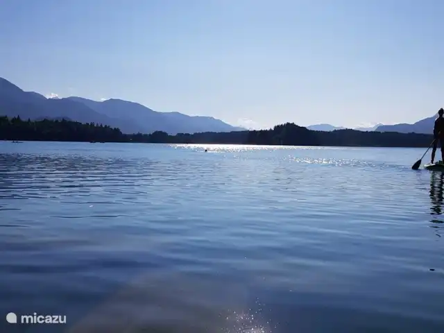 Casa Kumpel | Autriche, Carinthie, Arnoldstein - maison de vacances SUP et baignade sur et dans le lac Faaker Il existe de nombreux lacs en Carinthie, mais celui-ci est l'un des plus chauds.
Environ 24 degrés.