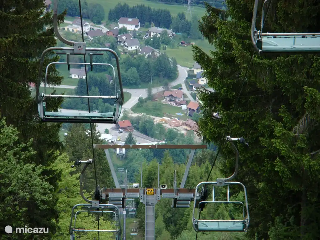 Bergbahnen Dreiländereck.
Nous voyons notre maison ci-dessous.