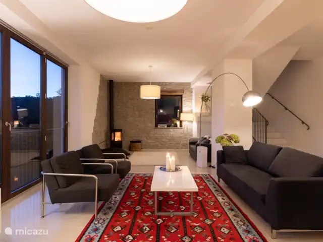 Villa Lucciola huren in Italië, Piëmont, Saliceto - villa woonkamer 's avonds