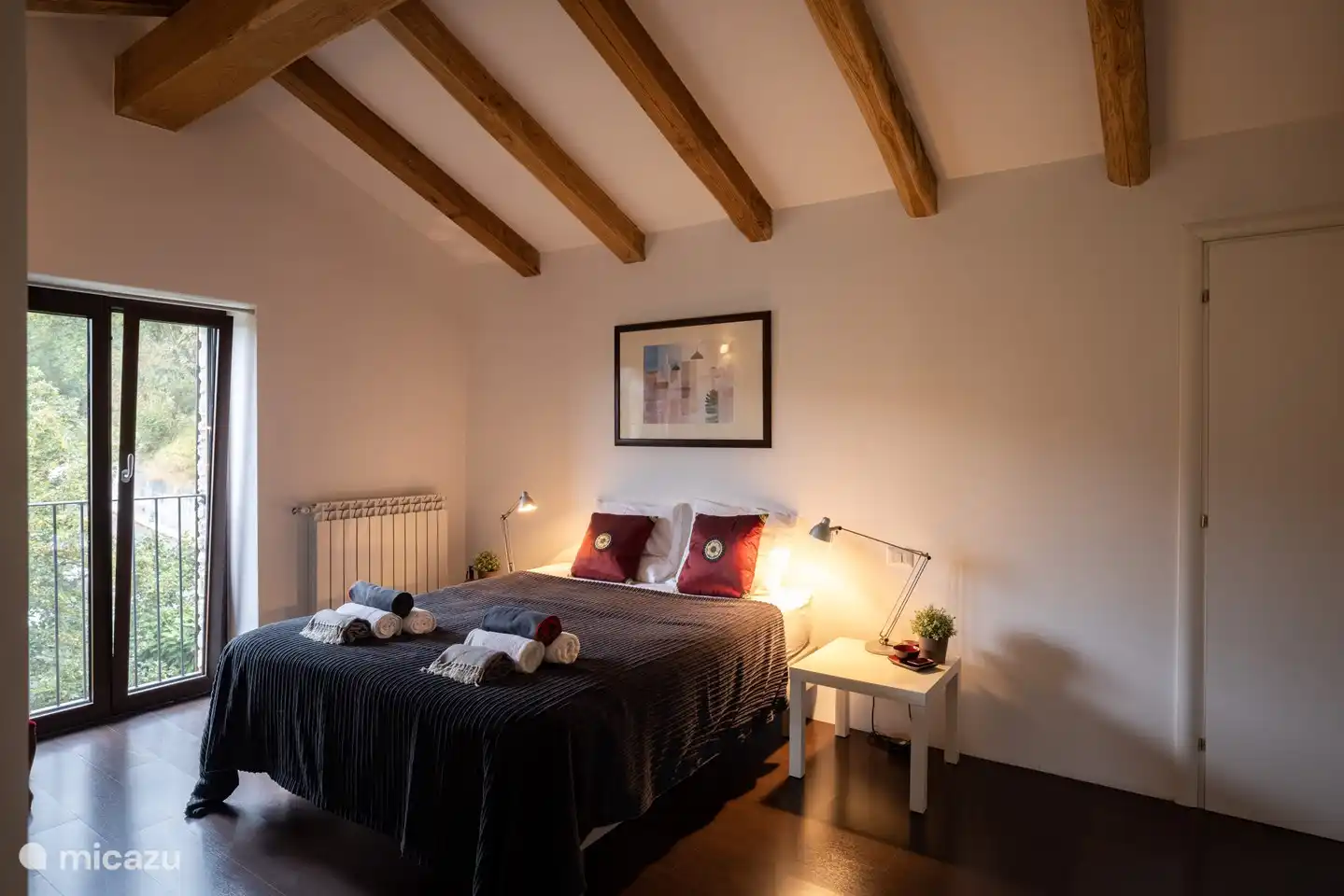 Schlafzimmer im 1. Stock mit begehbarem Kleiderschrank. Dieses Schlafzimmer verfügt über ein eigenes Bad.