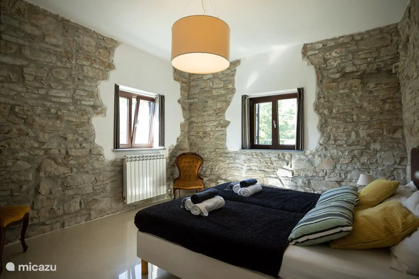 Schlafzimmer 1 im Erdgeschoss. Dieses Zimmer ist schön und kühl in den Sommermonaten.