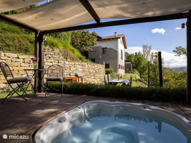 Villa Lucciola huren in Italië, Piëmont, Saliceto - villa Jacuzzi