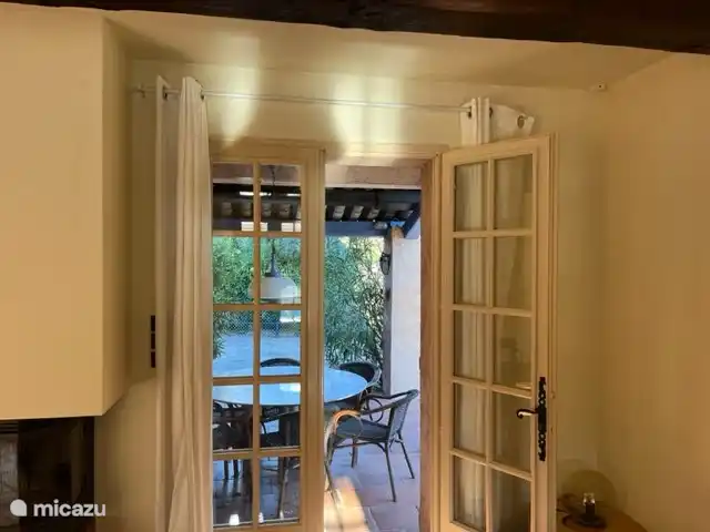 Le Petit Paradis huren in Frankrijk, Var, Salernes - villa Of lekker op het voorterras ontbijten