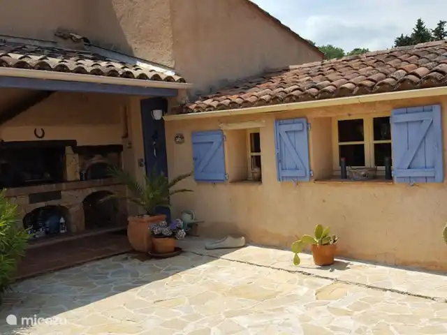 Le Petit Paradis huren in Frankrijk, Var, Salernes - villa BBQ en pizza-oven!
