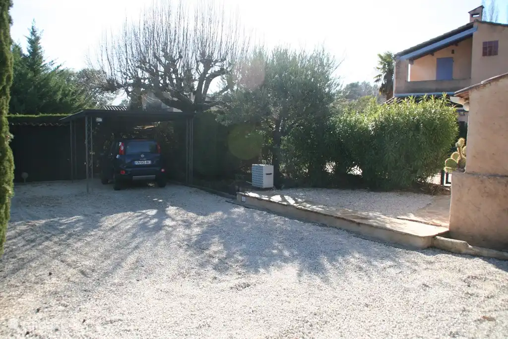 Veilige parkeerplek voor 3 auto&#39;s