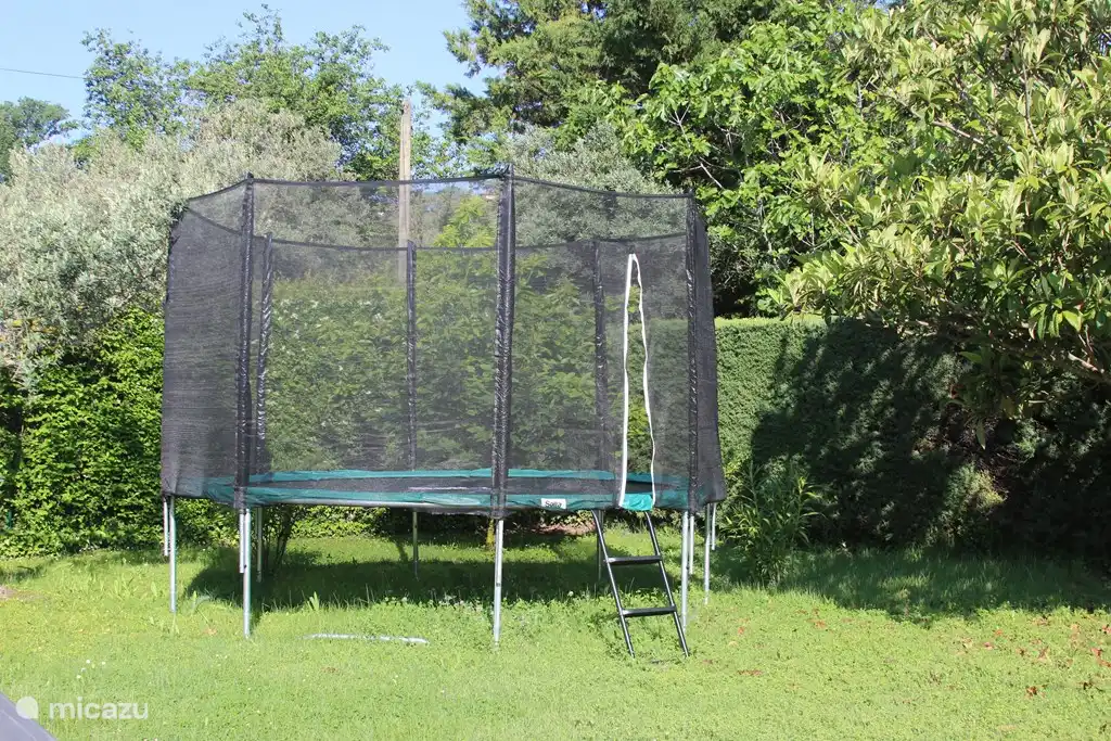 Grote en veilige trampoline
