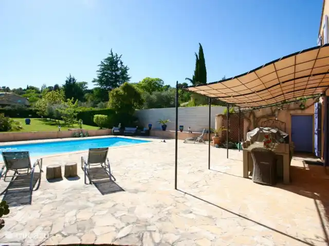 Le Petit Paradis huren in Frankrijk, Var, Salernes - villa Na een dagje zwemmen en zonnen lekker loungen met een wijntje...