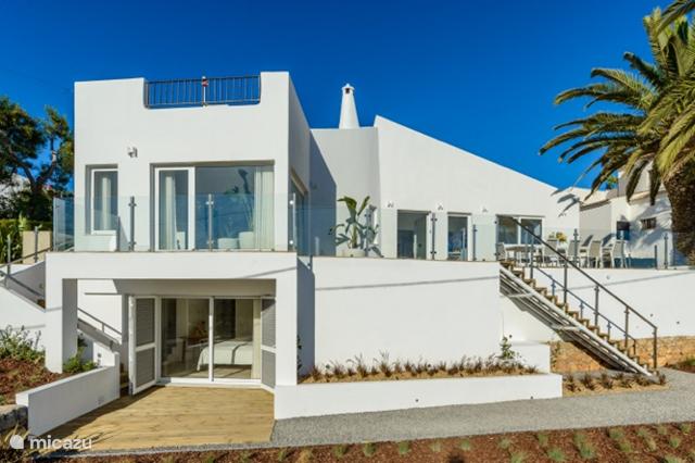 Vacation rental Portugal – villa Casa Xyza