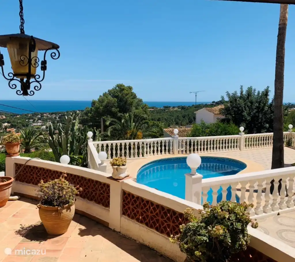 Villa Gran Villa Beniarres met zeezicht in Moraira