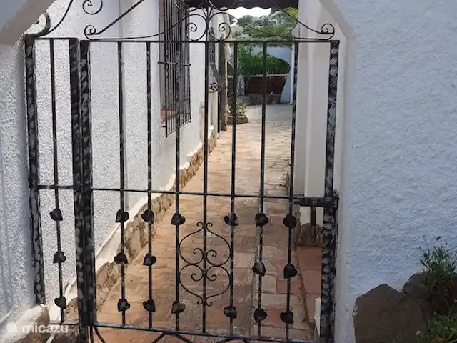 Gran Villa Beniarres with sea view in Spain, Costa Blanca, Moraira - villa property small entrance