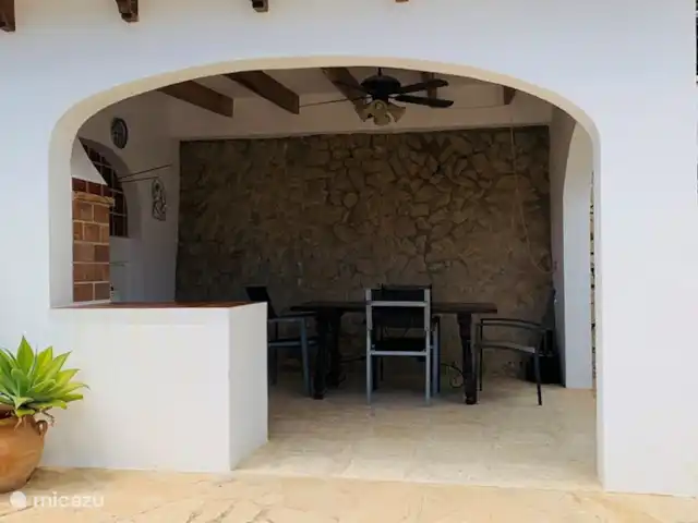Gran Villa Beniarres with sea view in Spain, Costa Blanca, Moraira - villa The cozy outdoor kitchen with table and chairs
